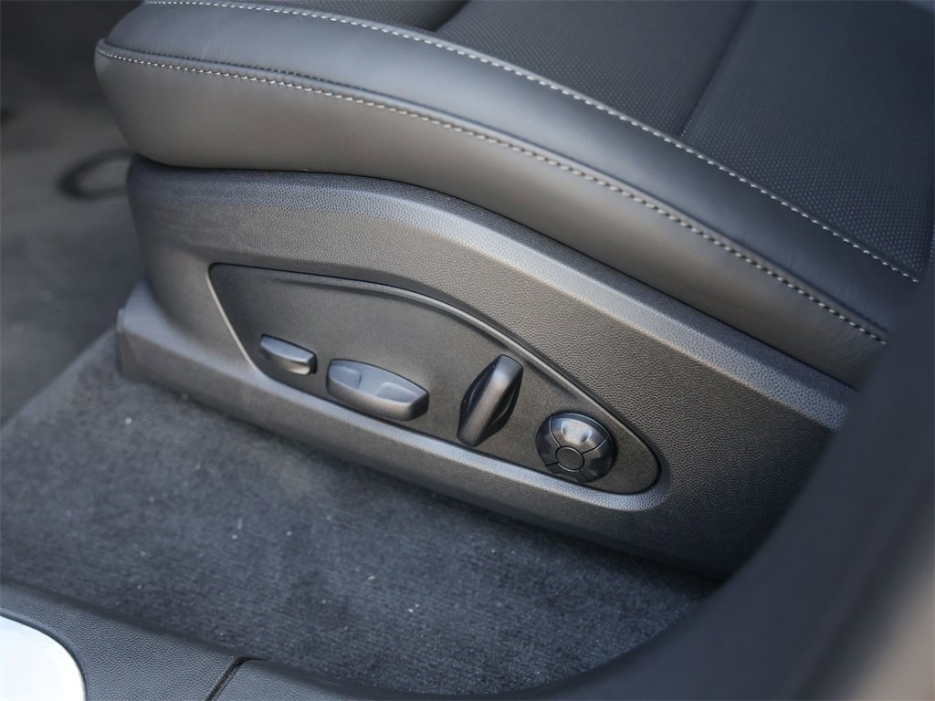 New 2025 Porsche Macan 4 Electric image 15