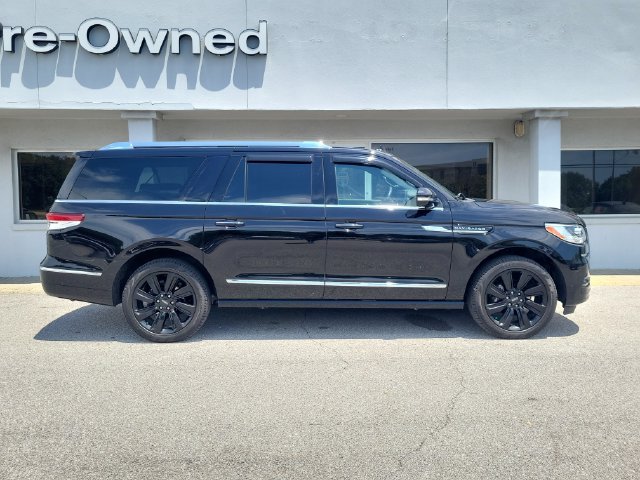 Used 2024 Lincoln Navigator L Reserve AWD/4WD image 7