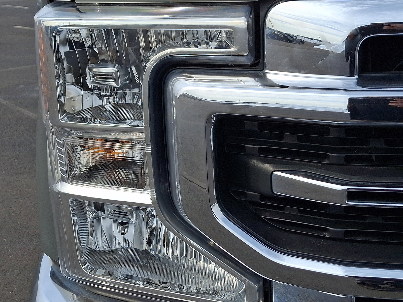 Used 2020 Ford F250 Lariat w/ Chrome Package image 9