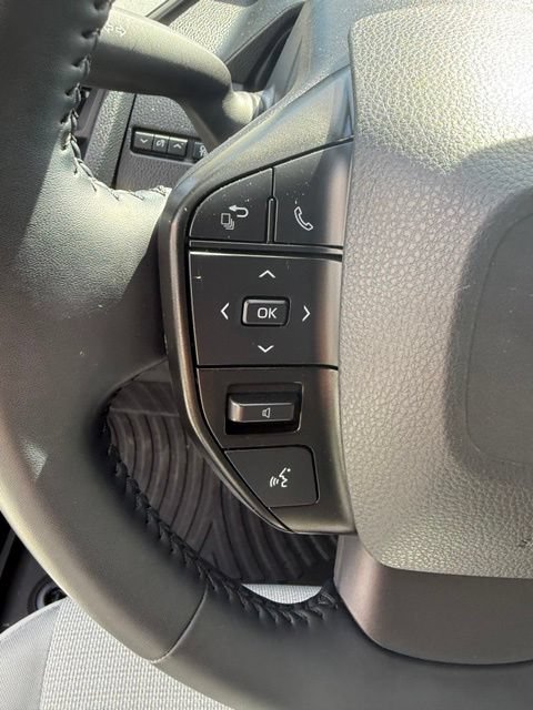 Certified 2023 Toyota Prius LE FWD image 18