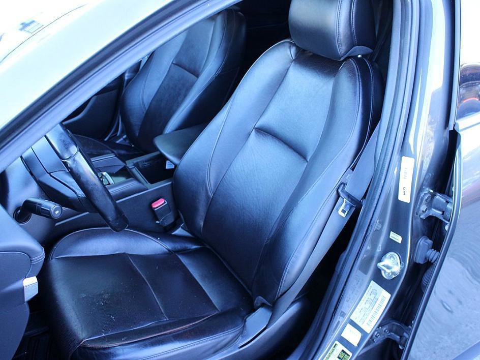 Used 2019 MAZDA MAZDA3 Hatchback w/ Premium Package image 12