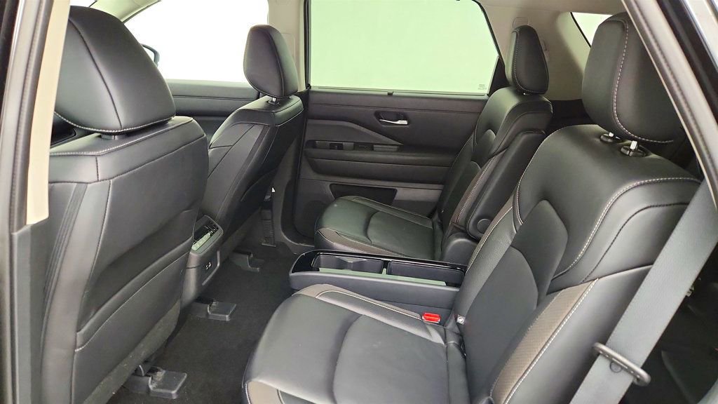 Used 2023 Nissan Pathfinder SL w/ SL Premium Package AWD/4WD image 21