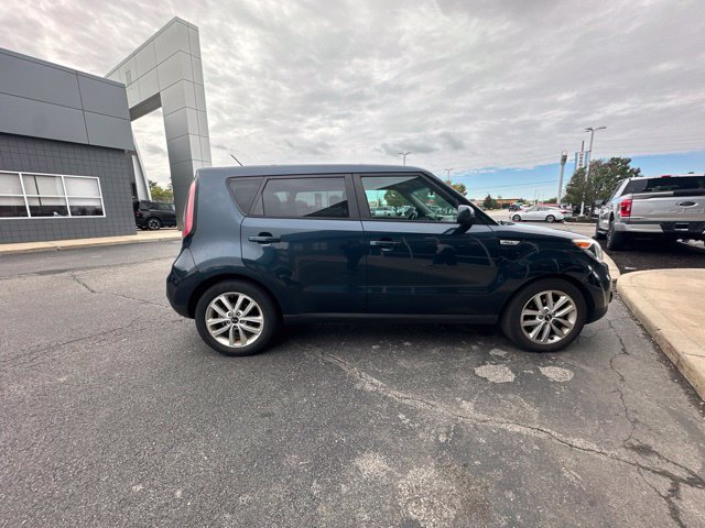 Used 2017 Kia Soul + FWD image 4