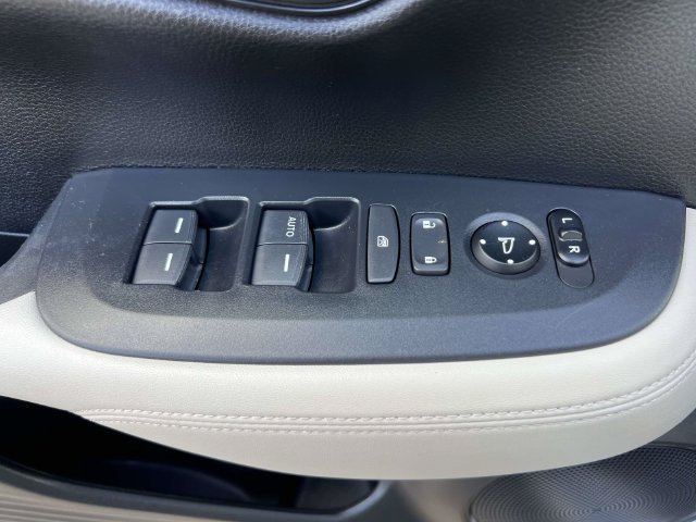Used 2024 Honda HR-V LX image 17
