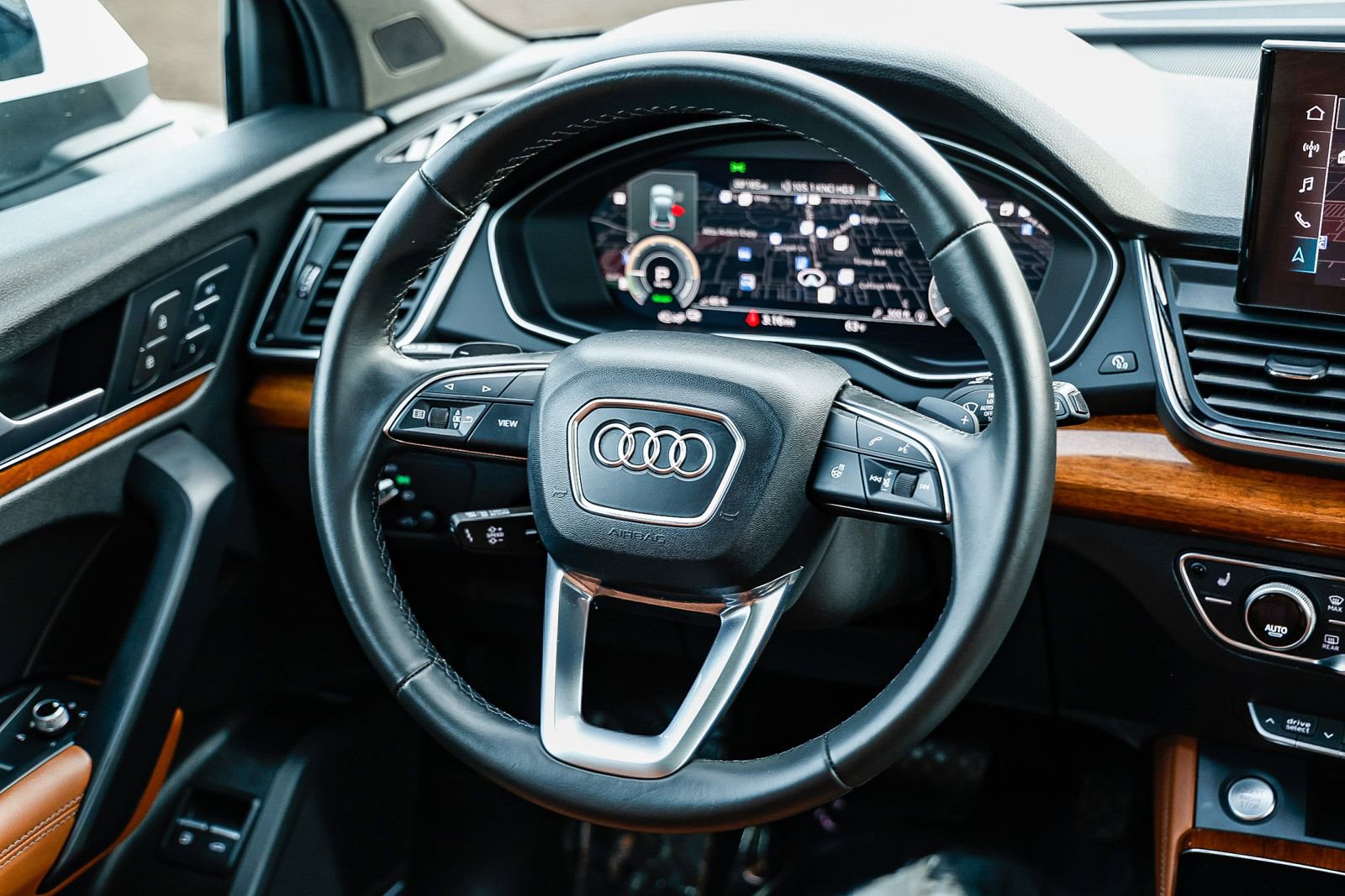 Used 2023 Audi Q5 e Premium Plus image 13