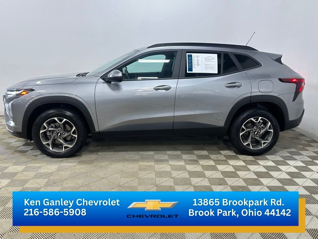 Certified 2024 Chevrolet Trax LT w/ Driver Confidence Package FWD image 6