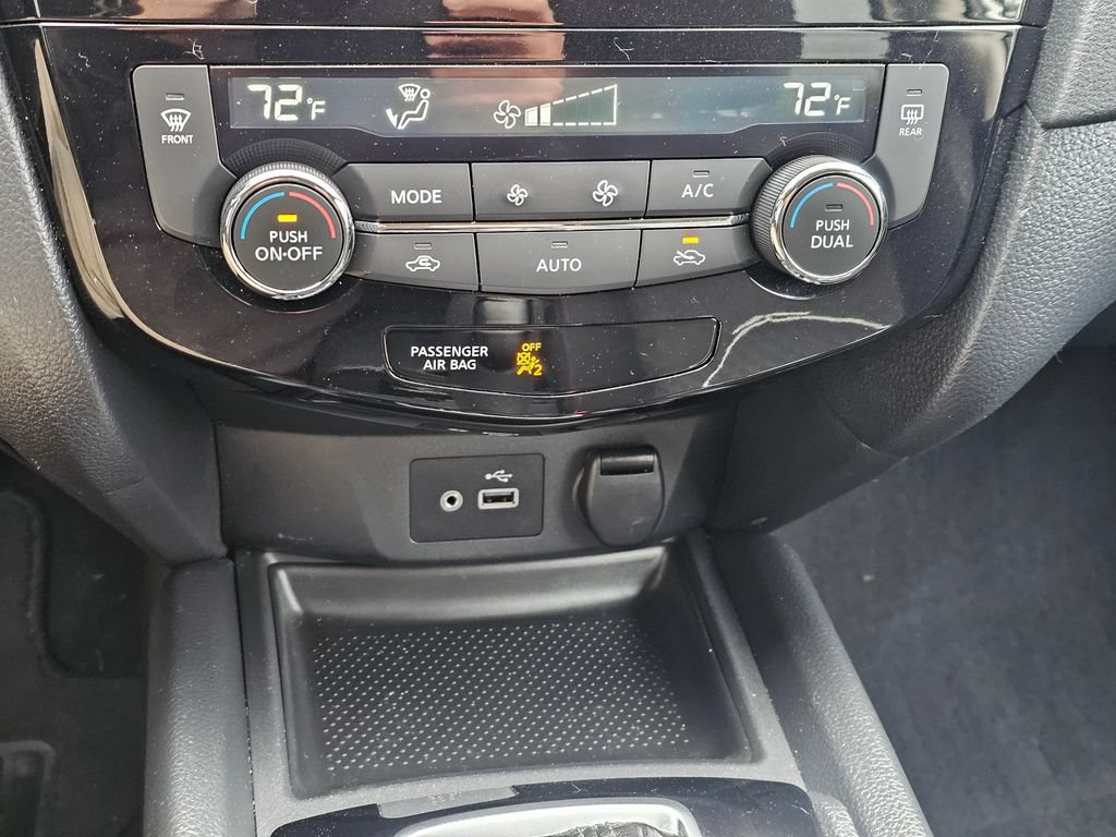 Used 2018 Nissan Rogue SV FWD image 29