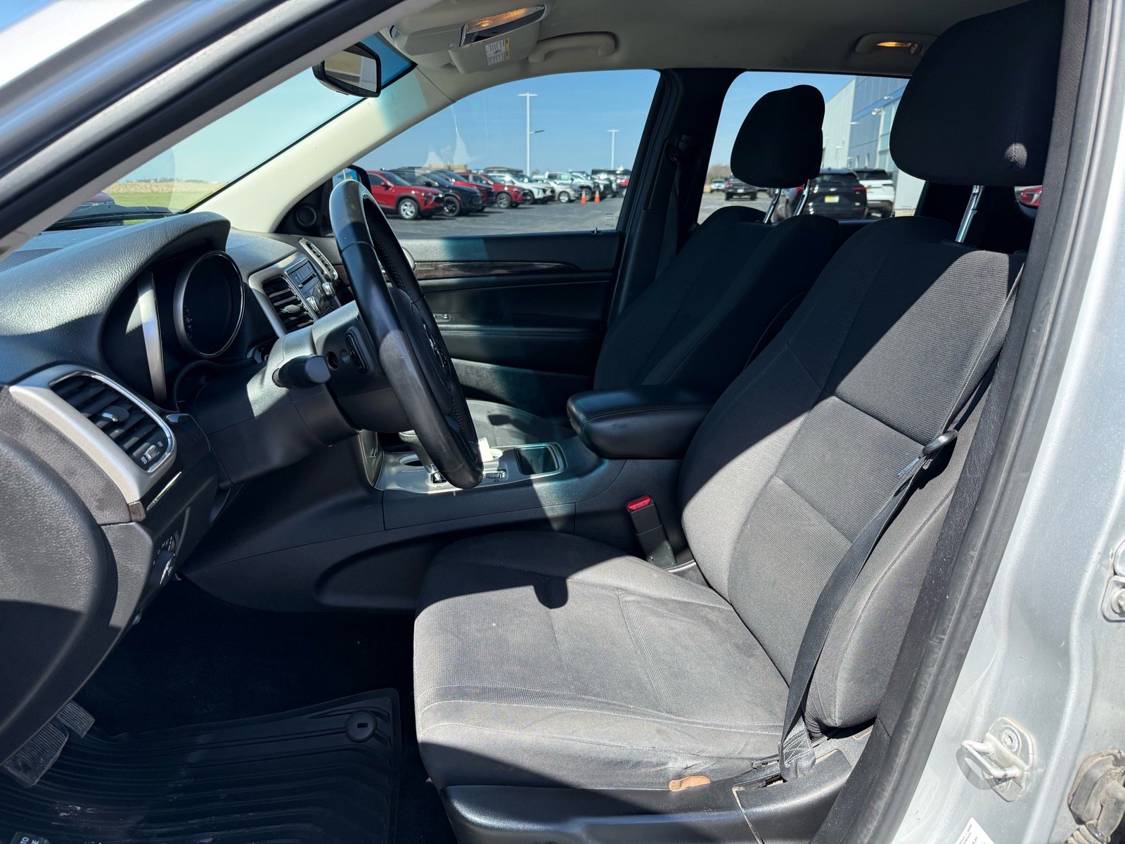 Used 2013 Jeep Grand Cherokee Laredo w/ Laredo E Group image 11