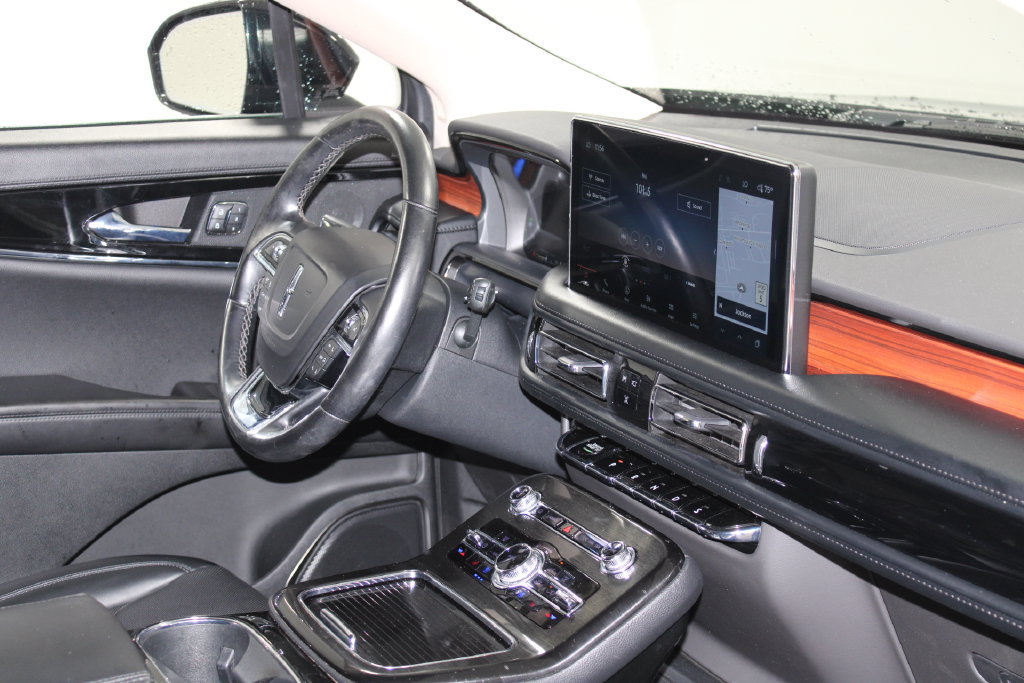 Used 2023 Lincoln Nautilus Reserve AWD/4WD image 32