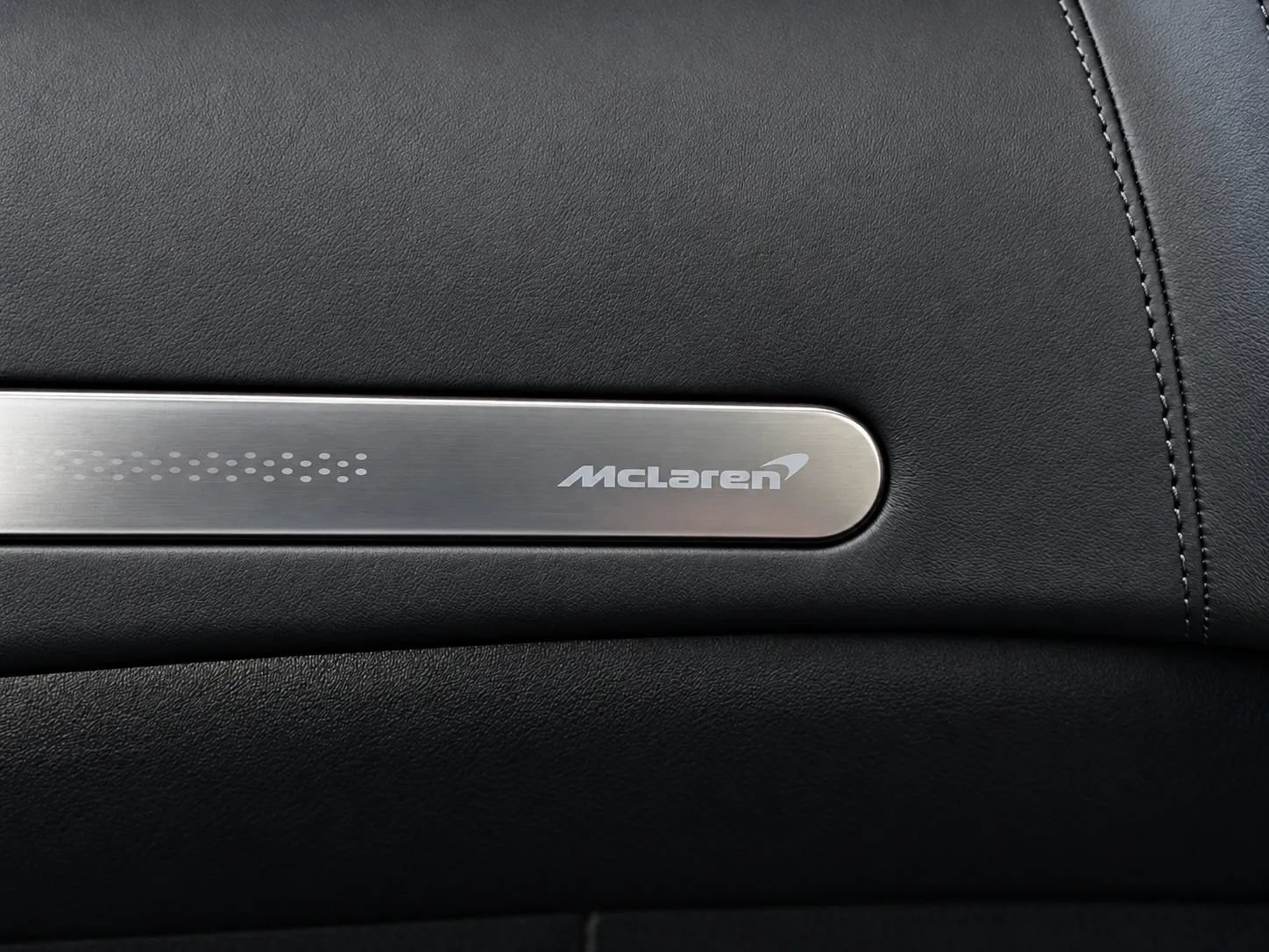 Used 2023 McLaren GT RWD image 38