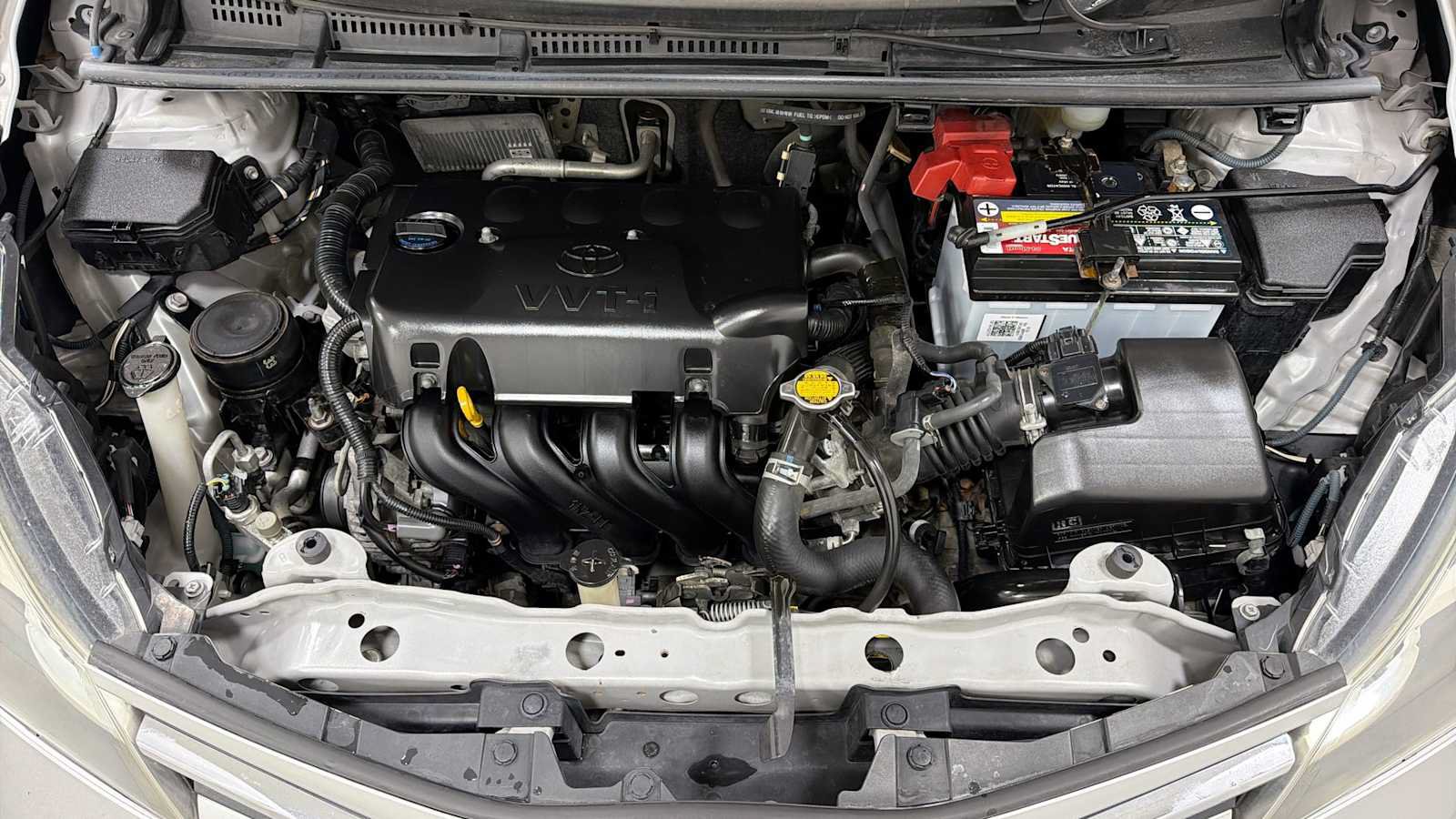 Used 2015 Toyota Yaris L FWD image 28