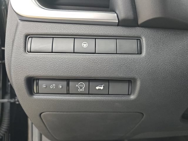 Used 2024 Nissan Rogue SV FWD image 38