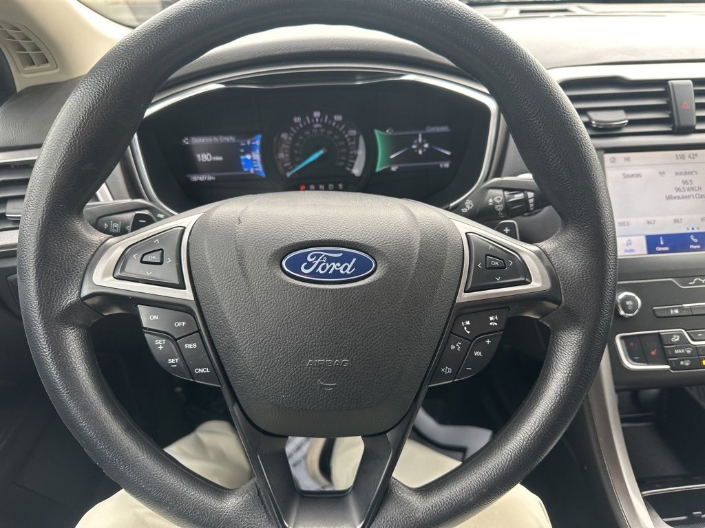 Used 2020 Ford Fusion SE image 10