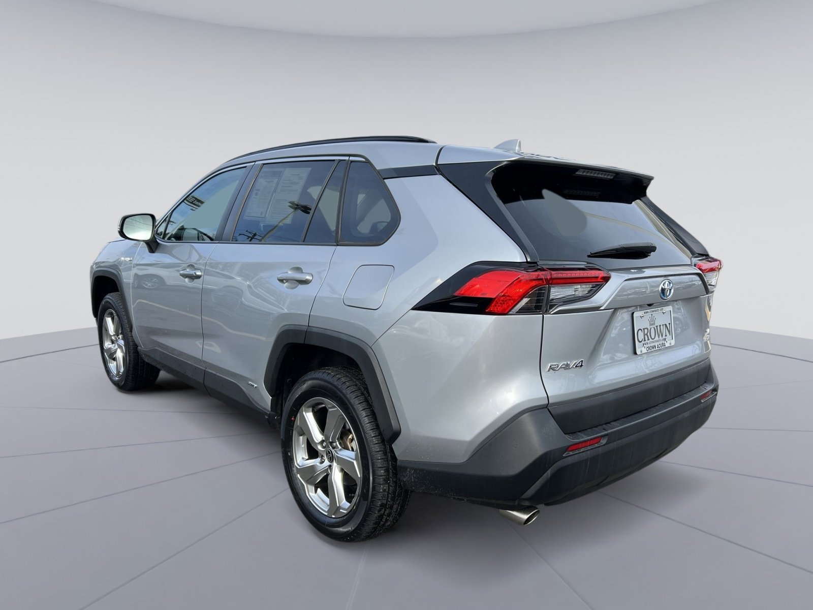 Used 2021 Toyota RAV4 XLE Premium image 7