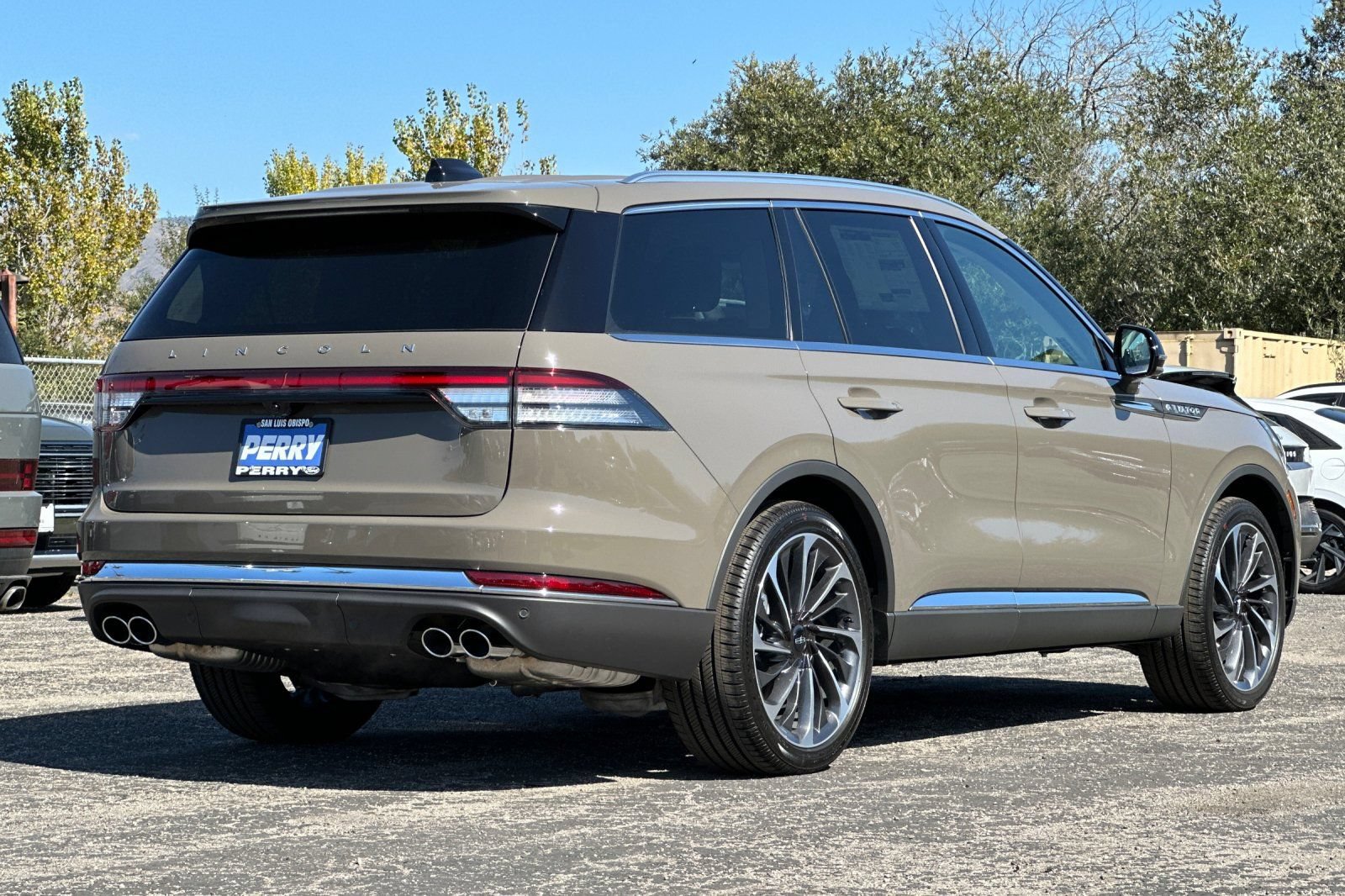 New 2025 Lincoln Aviator Reserve w/ Equipment Group 201A AWD/4WD image 3