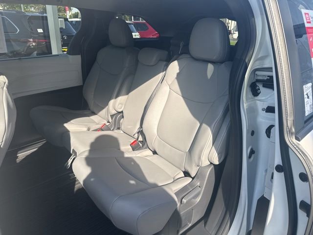 Certified 2026 Toyota Sienna XLE FWD image 21