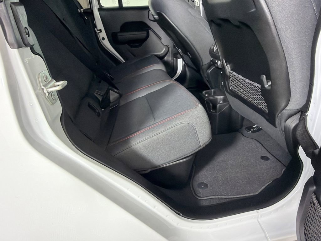 Used 2024 Jeep Gladiator Rubicon w/ Steel Bumper Group AWD/4WD image 15