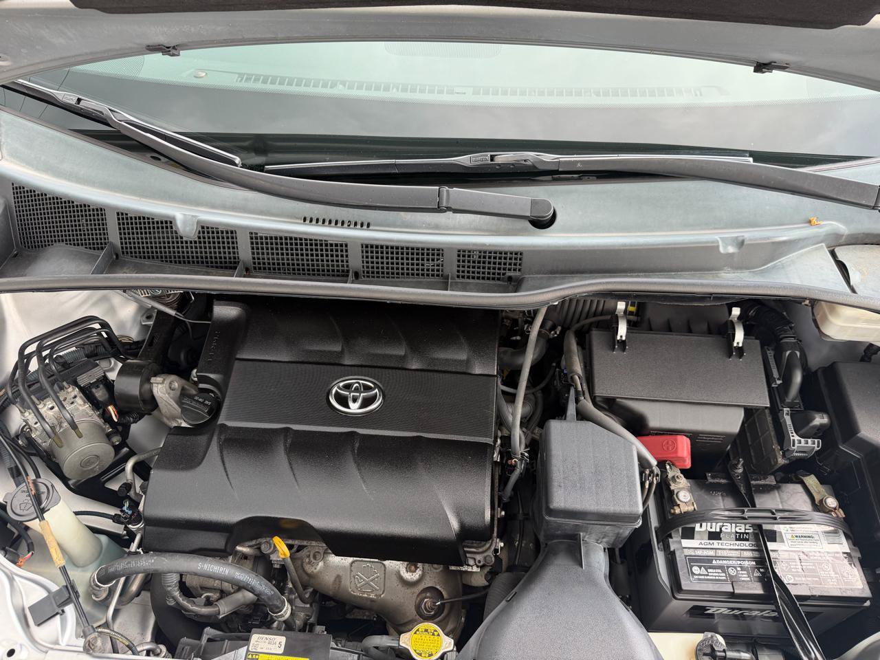 Used 2011 Toyota Sienna XLE w/ Premium Pkg FWD image 32