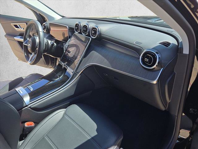 Used 2024 Mercedes-Benz GLC 300 image 23