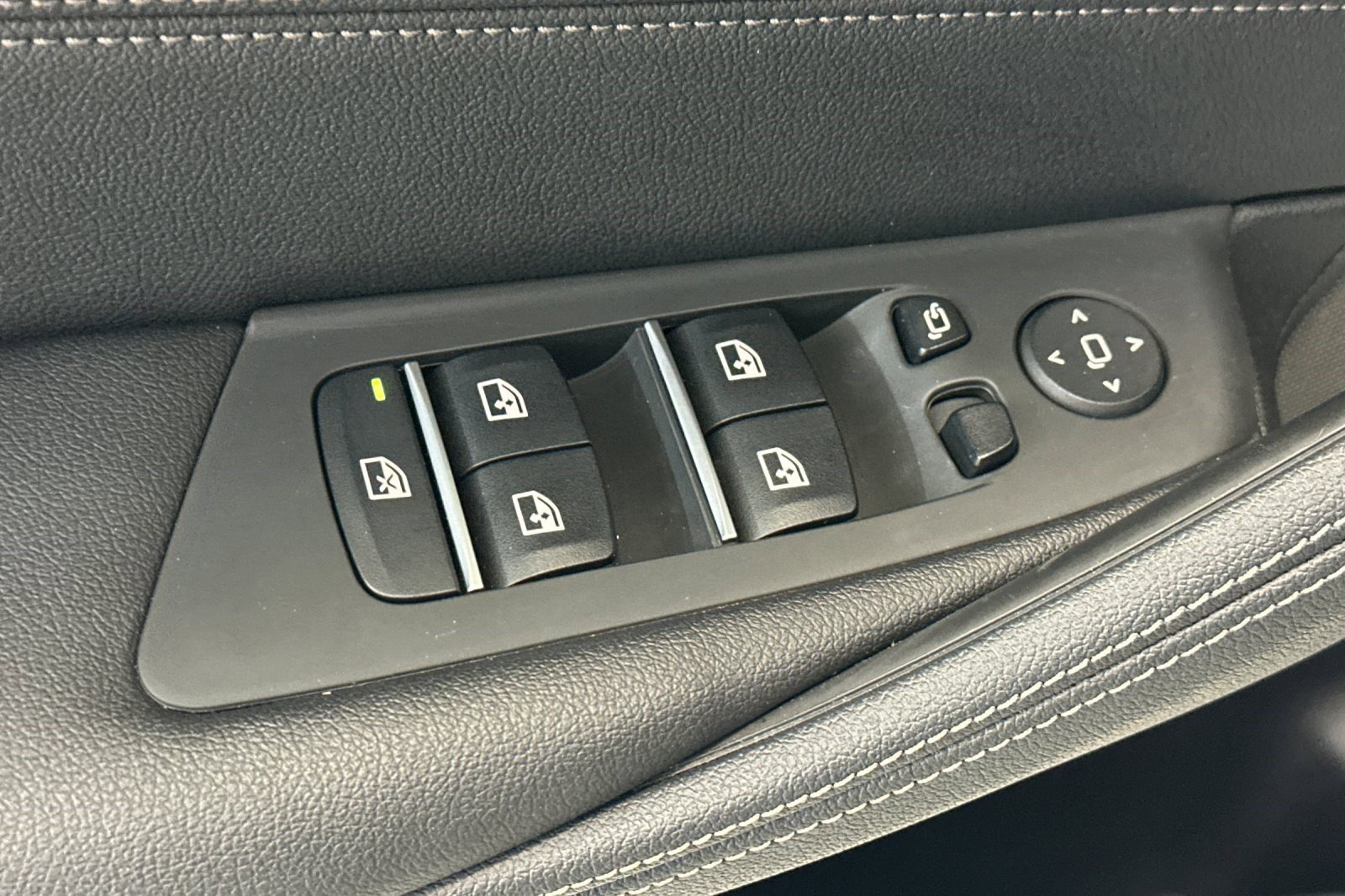 Certified 2023 BMW 540i w/ M Sport Package image 13