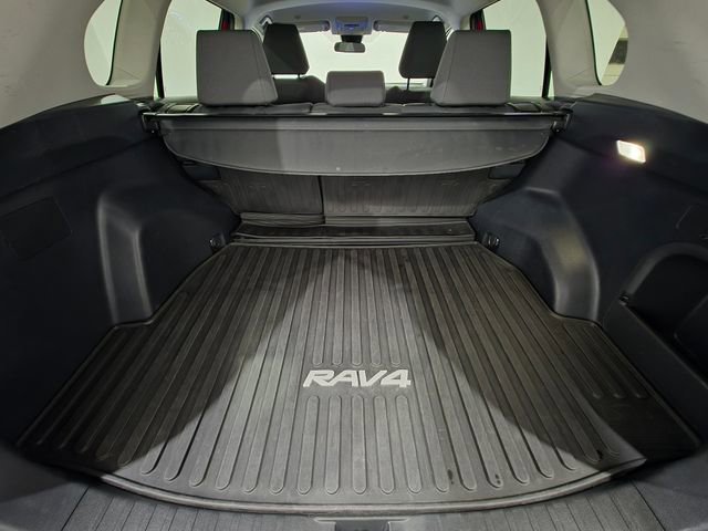 Used 2025 Toyota RAV4 XLE AWD/4WD image 21