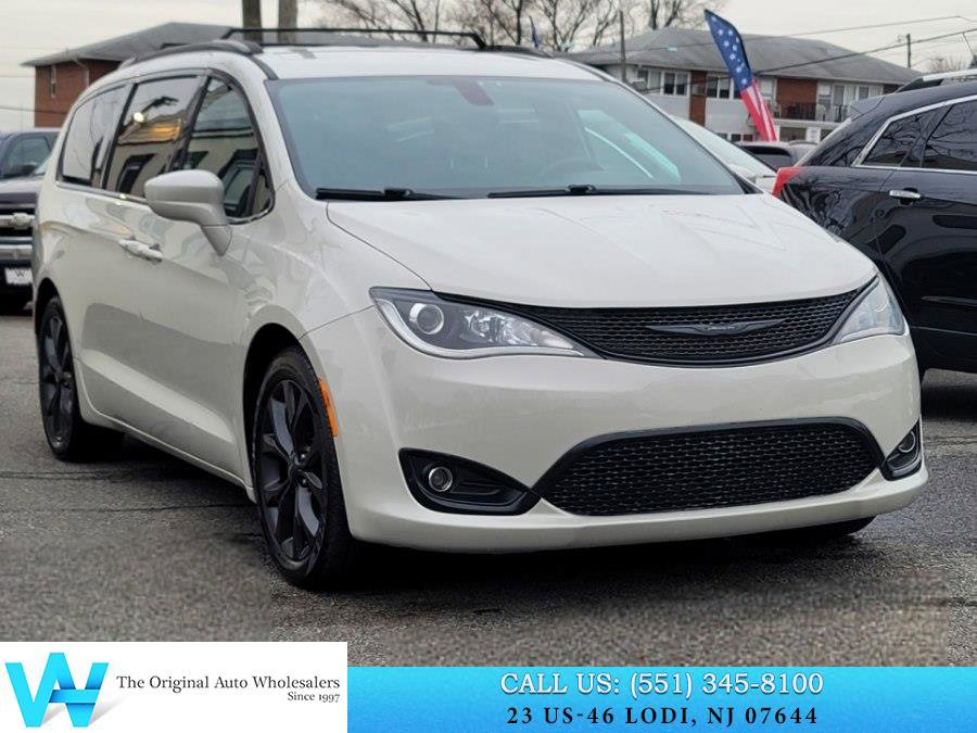 Used 2019 Chrysler Pacifica Touring-L w/ S Appearance Package