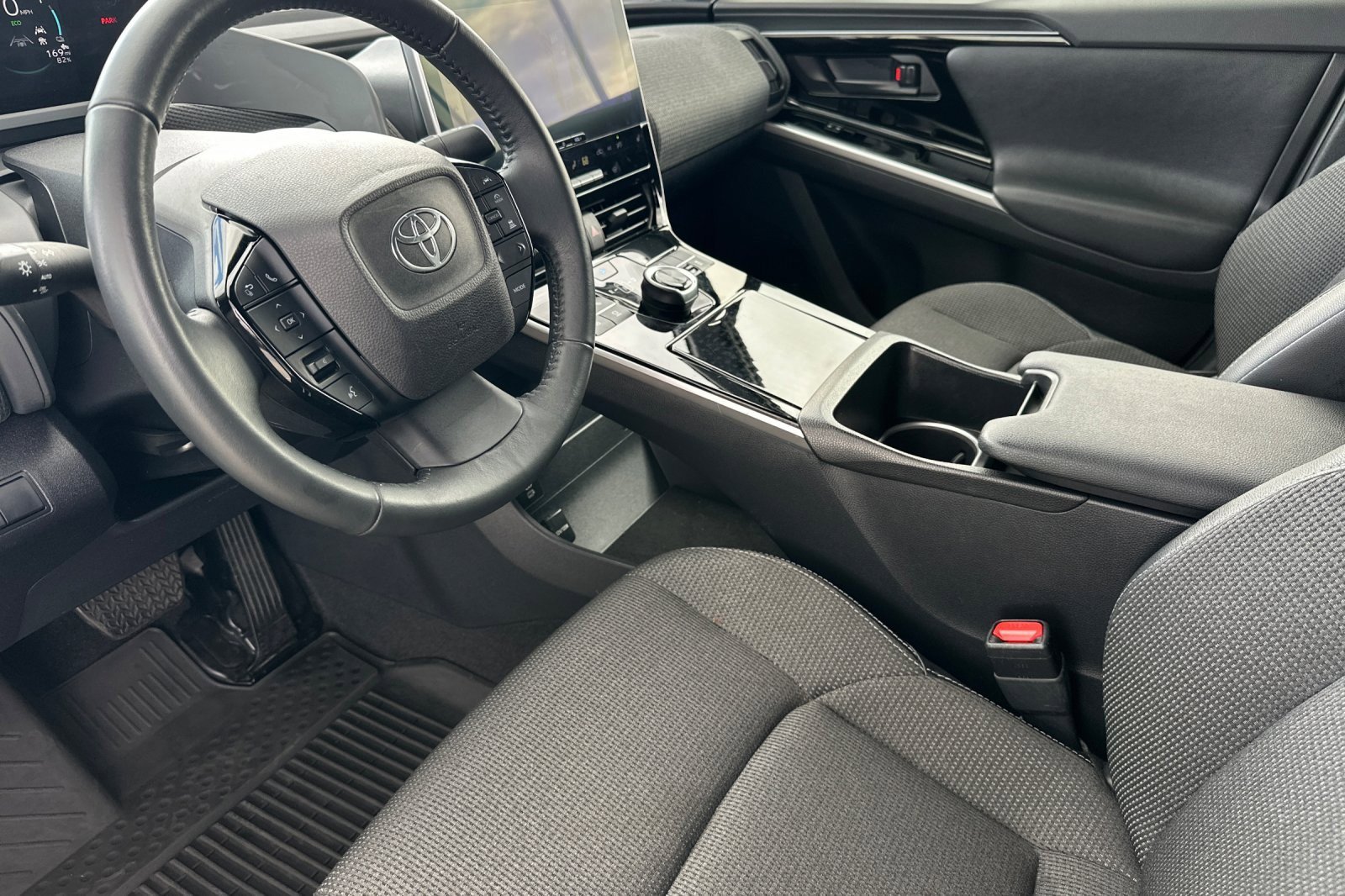 Certified 2023 Toyota bZ4X XLE image 9