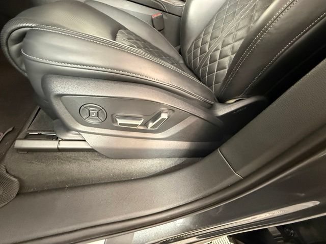 Used 2025 Audi SQ7 Prestige AWD/4WD image 17