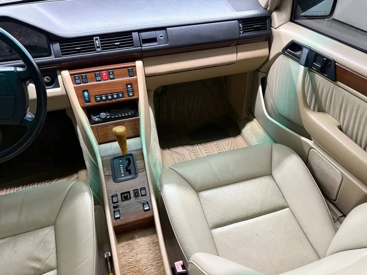 Used 1990 Mercedes-Benz 300 E 3.0 image 30