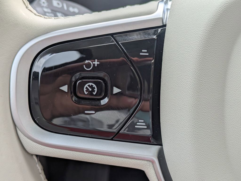 New 2026 Volvo XC90 B6 Ultra w/ Protection Package Premier AWD/4WD image 26