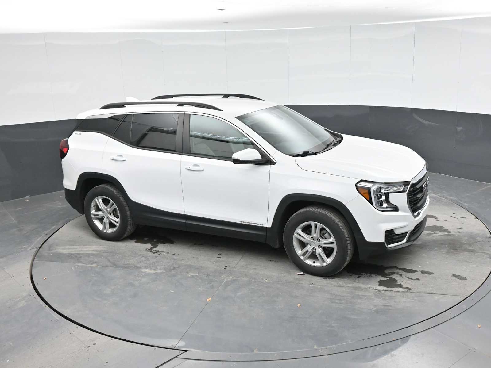 Used 2023 GMC Terrain SLE w/ Driver Convenience Package AWD/4WD image 19