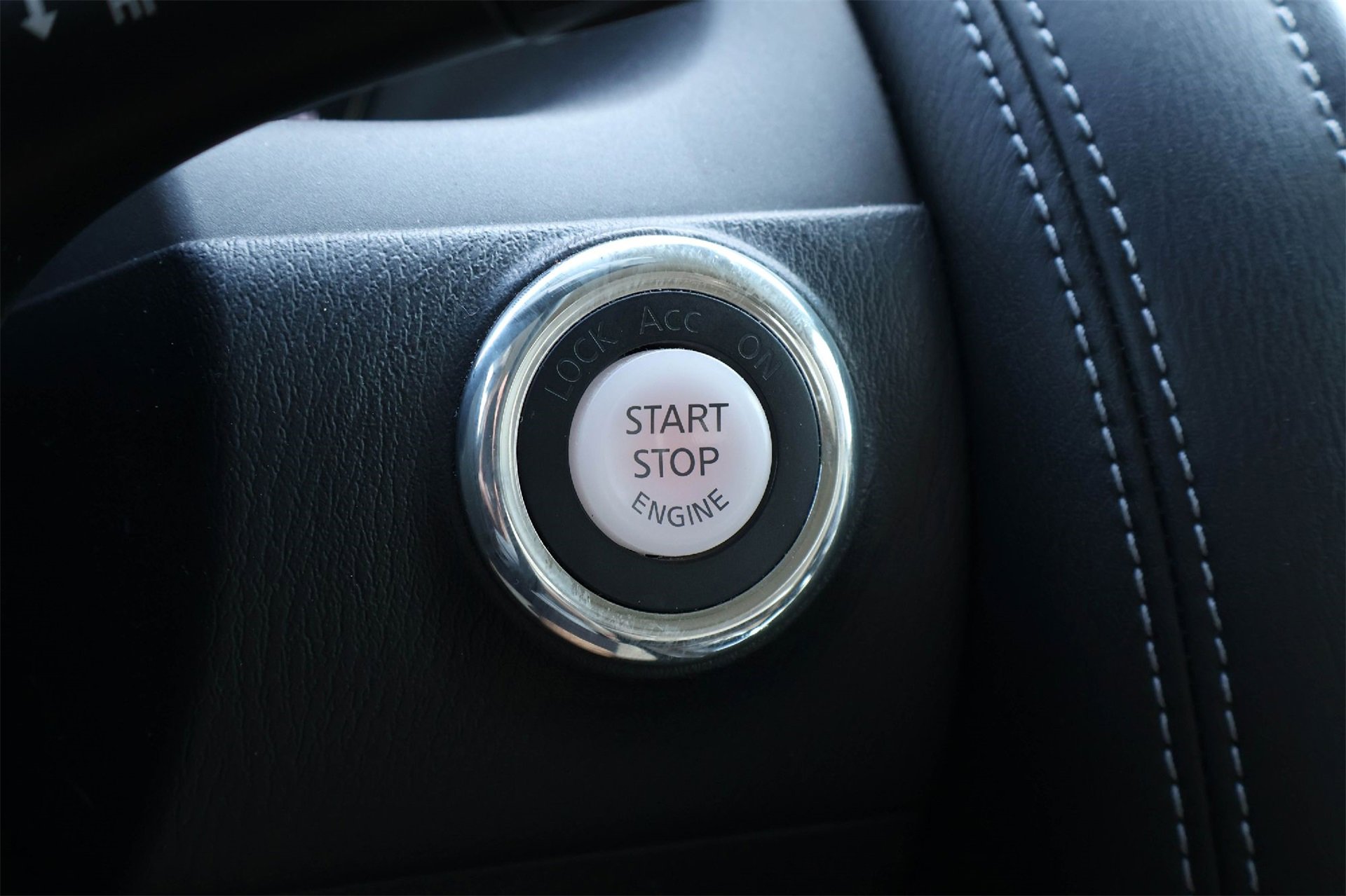 Used 2017 Nissan Armada Platinum w/ Captain Seat Package image 26