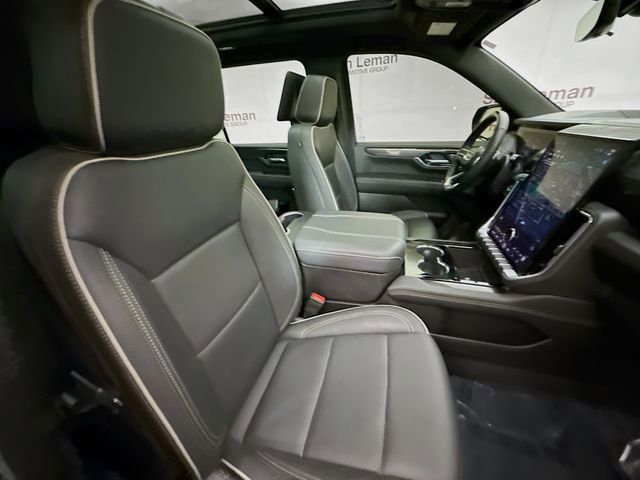 Used 2025 GMC Yukon XL Elevation w/ Elevation Premium Package image 32