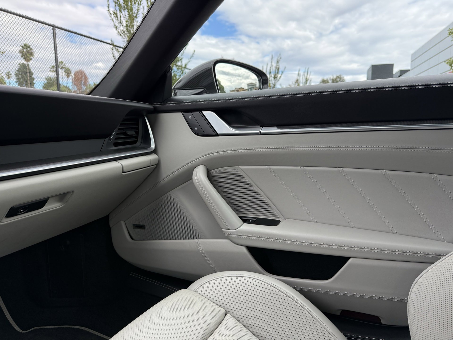 Certified 2022 Porsche 911 Turbo S image 25