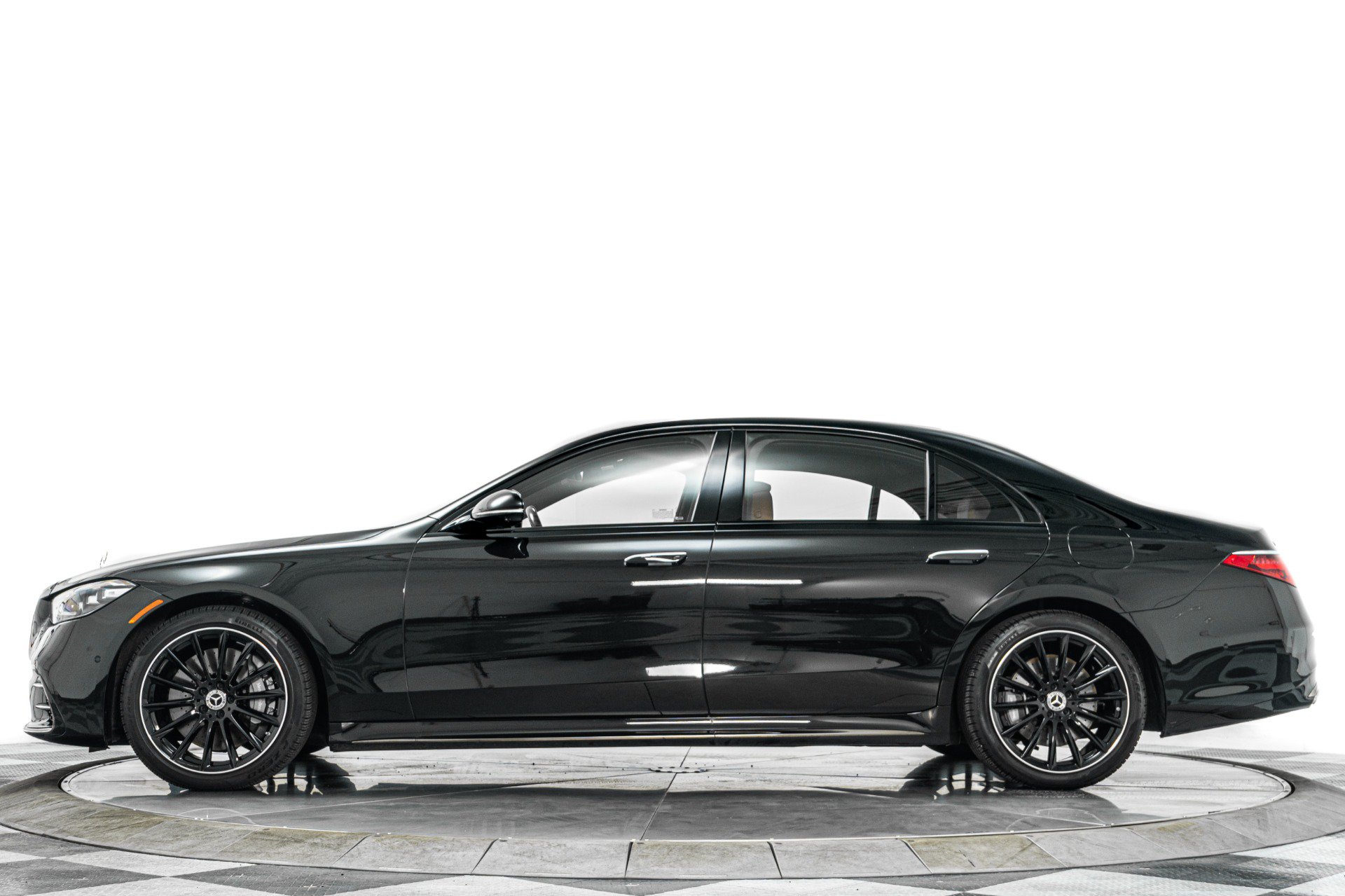 Used 2025 Mercedes-Benz S 580e 4MATIC Sedan image 6