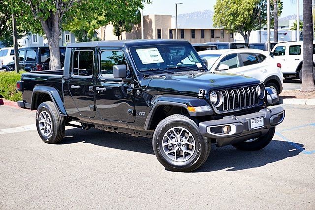 New 2025 Jeep Gladiator Sport S image 3