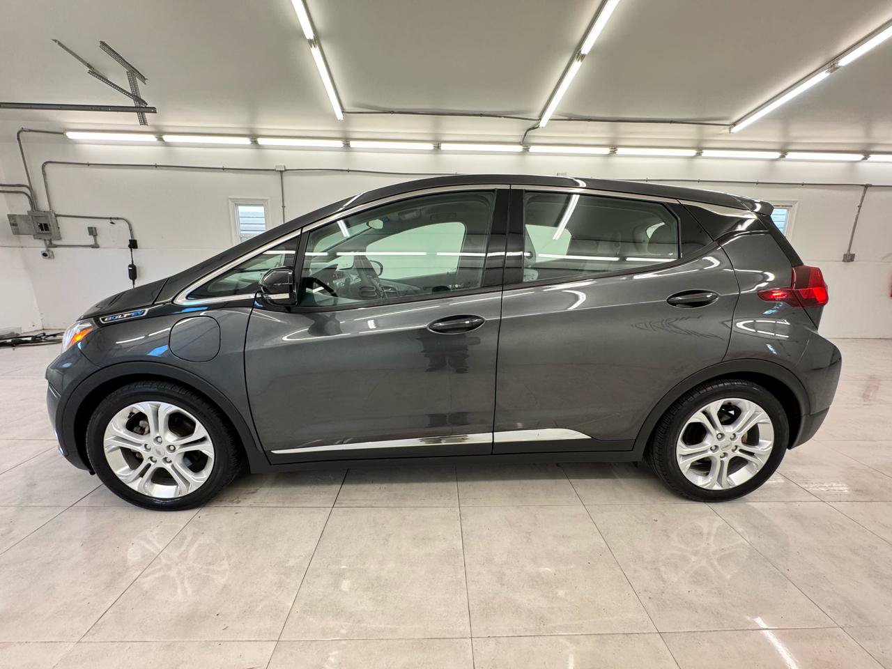Used 2018 Chevrolet Bolt LT FWD image 9