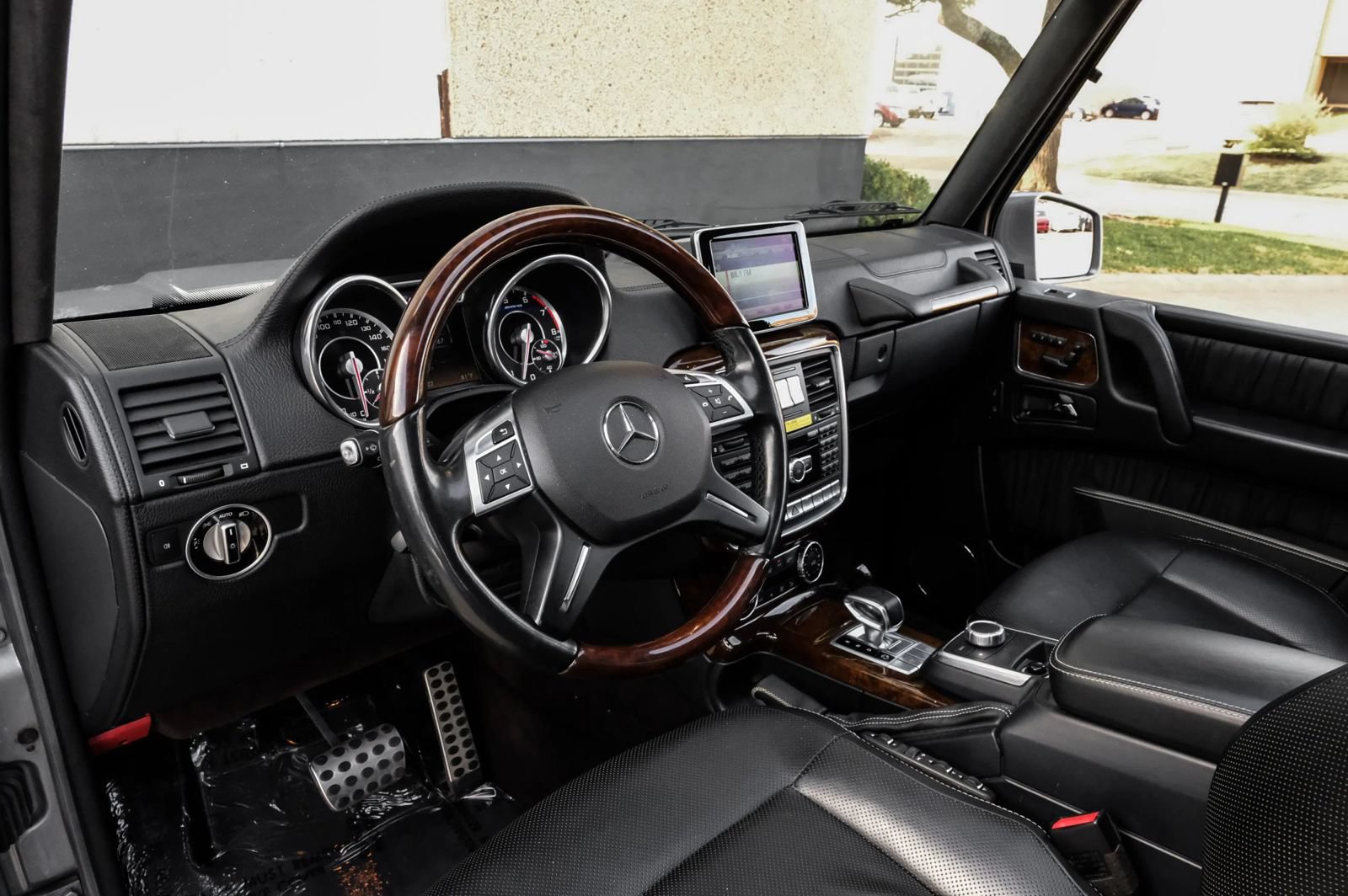 Used 2015 Mercedes-Benz G 63 AMG 4MATIC image 2