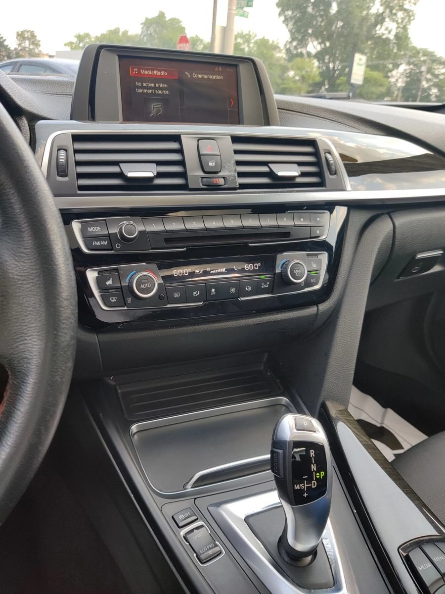 Used 2018 BMW 330e RWD image 16