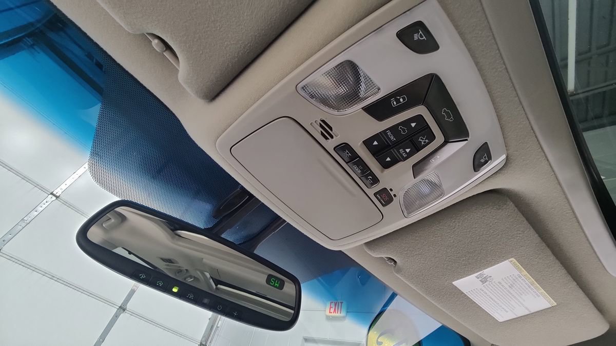Used 2013 Toyota Sienna Limited w/ Premium Pkg image 40