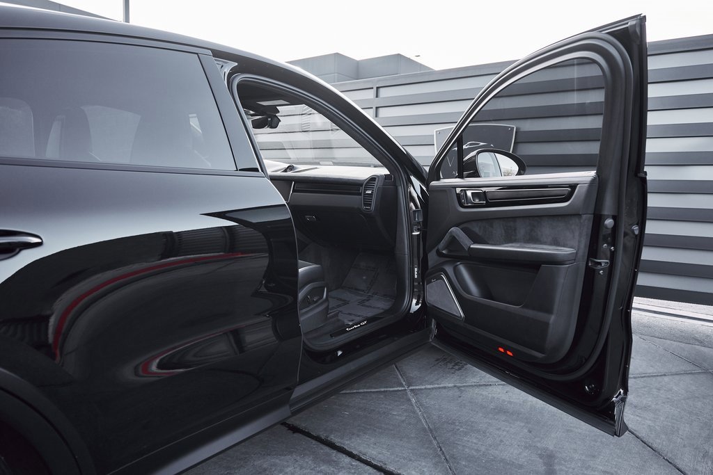 Used 2023 Porsche Cayenne Turbo GT image 27