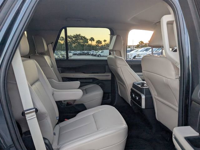 Used 2024 Ford Expedition XLT image 11