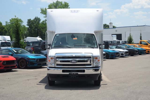 New 2027 Ford E-450 and Econoline 450 Super Duty w/ Power Equipment Group RWD image 15