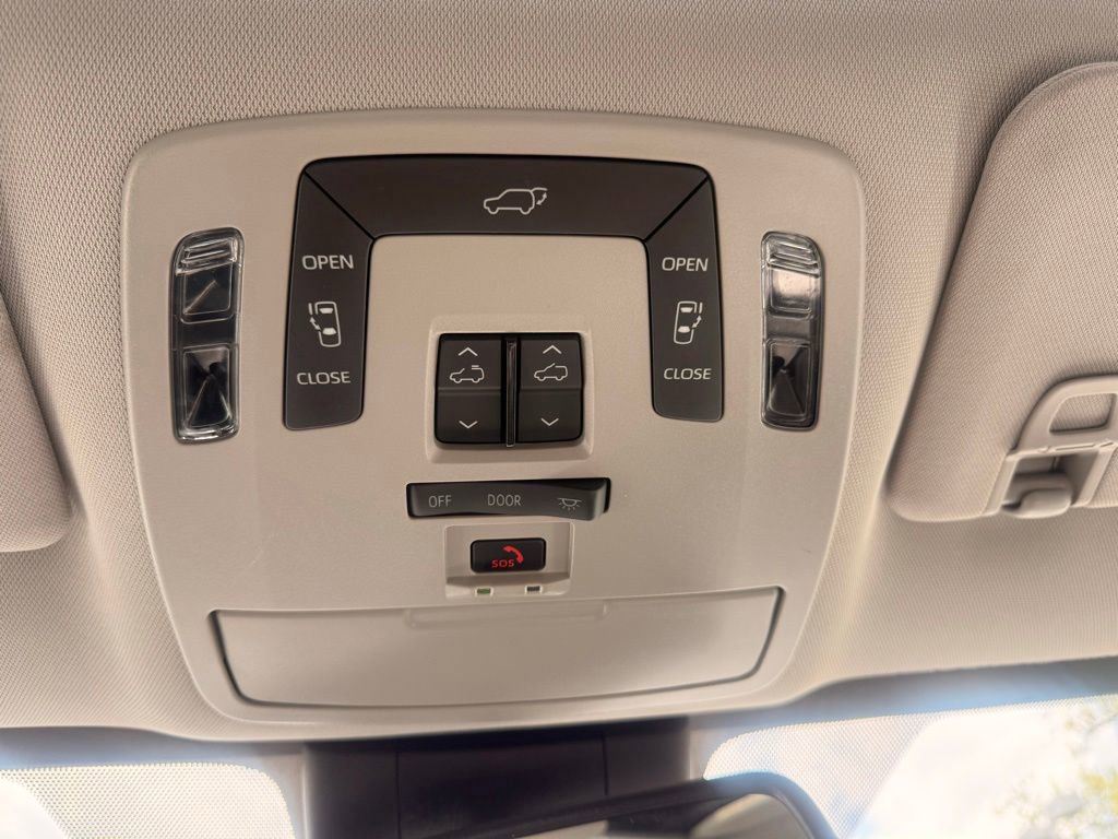 Used 2025 Toyota Sienna XLE w/ XLE Plus Package AWD/4WD image 24