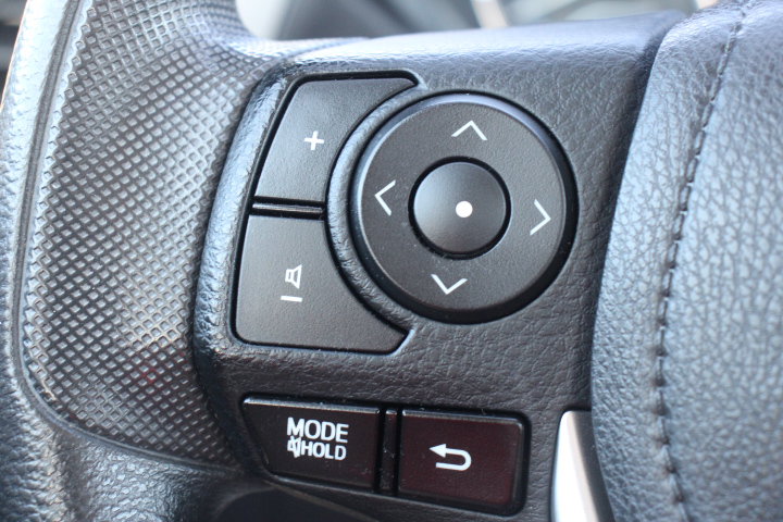 Used 2015 Toyota Corolla LE FWD image 19