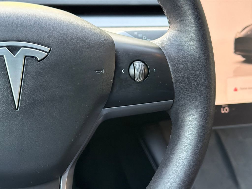 Used 2023 Tesla Model Y Long Range AWD/4WD image 18