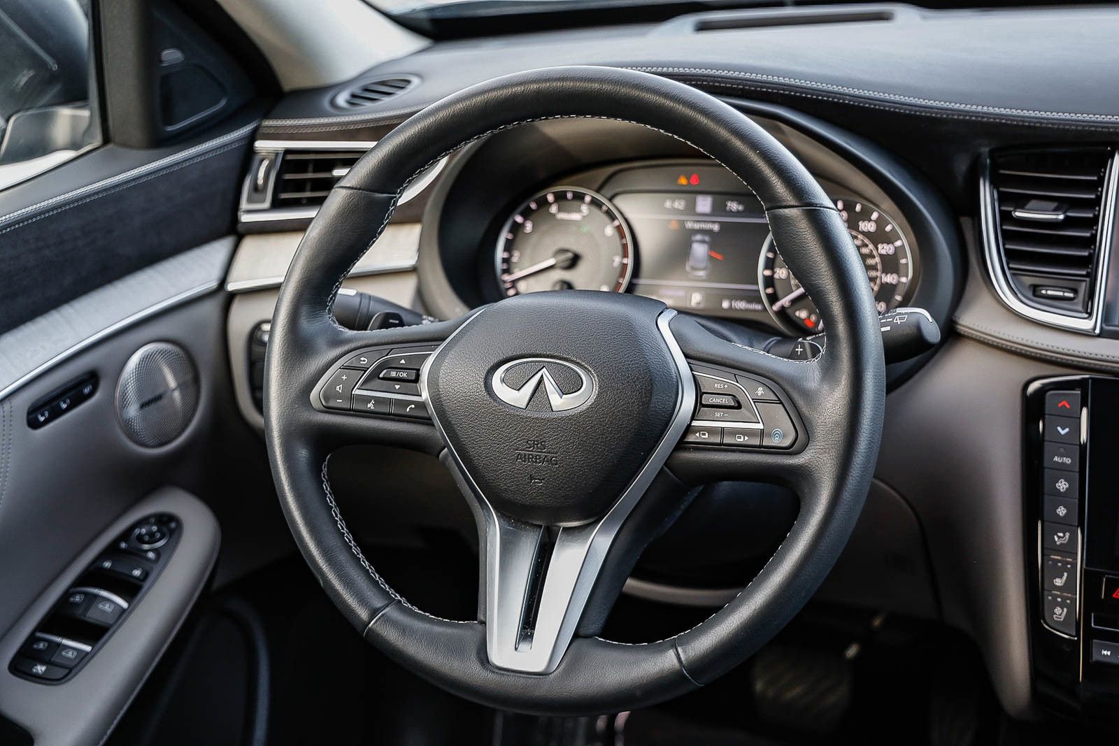 Used 2023 INFINITI QX50 Sensory image 13