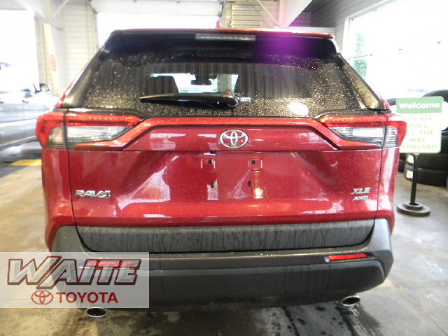 Used 2020 Toyota RAV4 XLE Premium AWD/4WD image 3