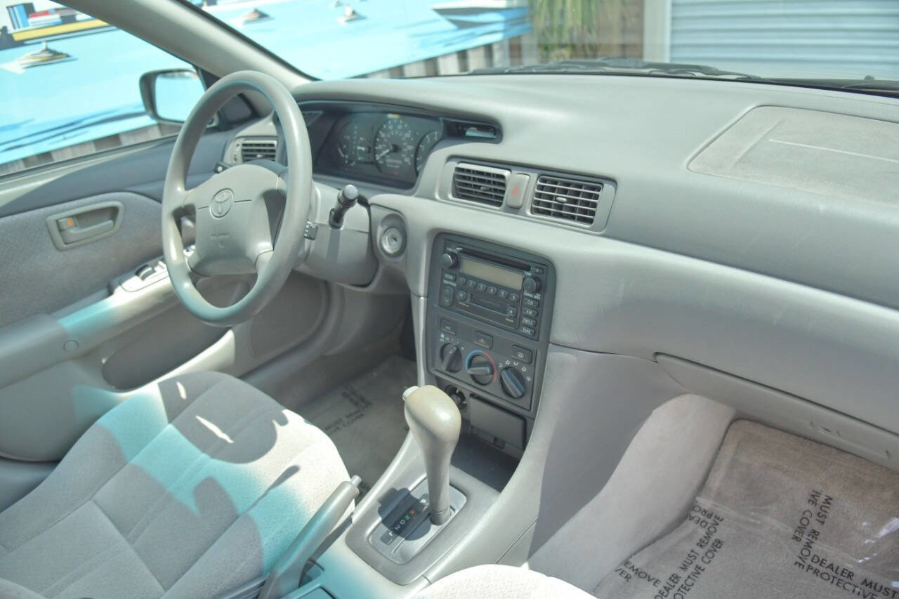 Used 2001 Toyota Camry XLE image 40