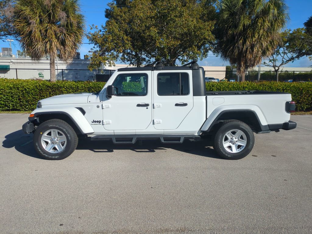 Used 2020 Jeep Gladiator Sport w/ Quick Order Package 24S image 9